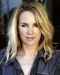   Β (Renee O'Connor)